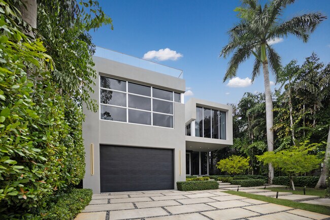 Building Photo - 1379 N Venetian Way