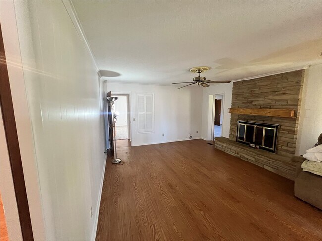 Photo - 1402 Westwood Ave