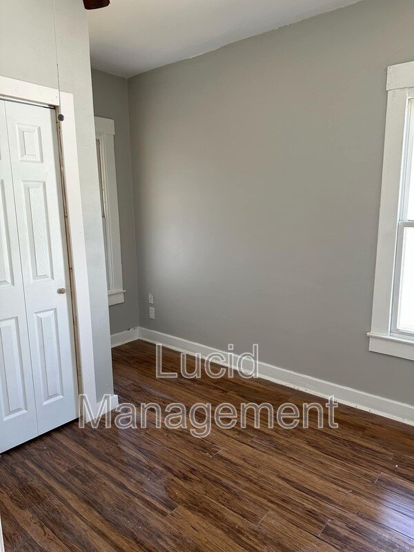 Photo - 906 Burton Ave