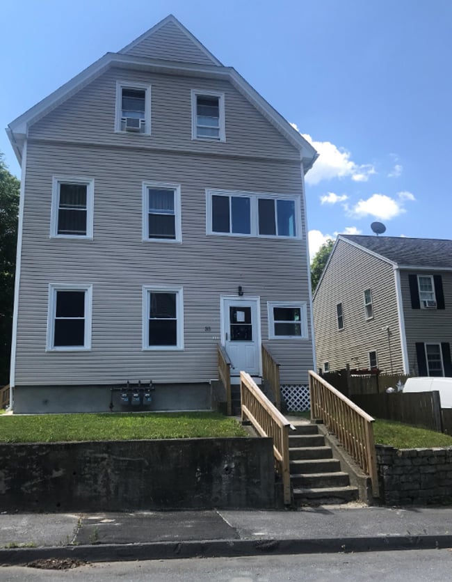 Building Photo - 35 Vinton St Unit 3