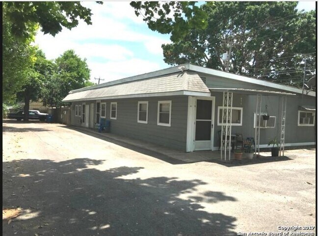 Photo - 315 Gaiety Ln