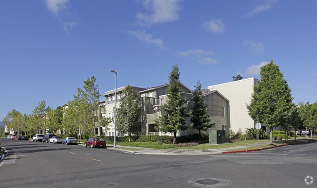 Peninsula Park Apartments - Peninsula Park Apartments