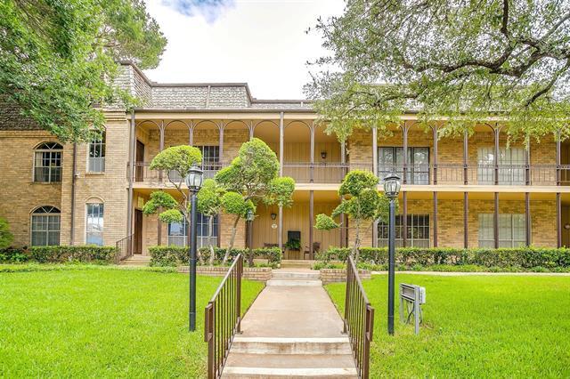 Building Photo - 4312 Bellaire Dr S Unit 225
