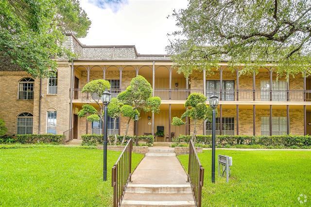 Building Photo - 4312 Bellaire Dr S Unit 225 Rental