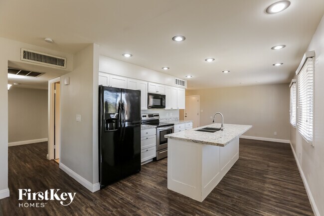 Photo - 2122 W Shaw Butte Dr