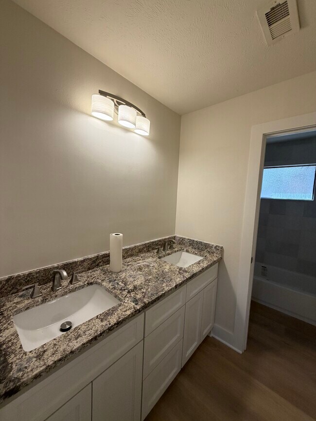 Photo - 70 Brookflower Rd