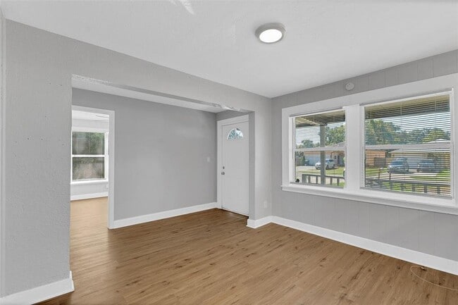 Photo - 4415 America St