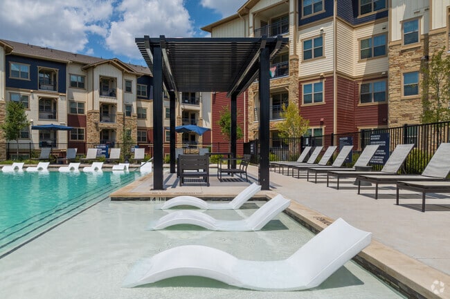 Pool - The James on Grand Avenue