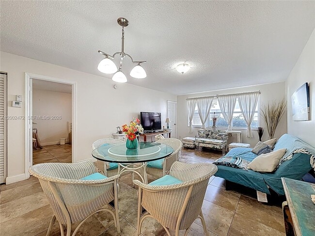 Photo - 410 SE 2nd St Unit 115