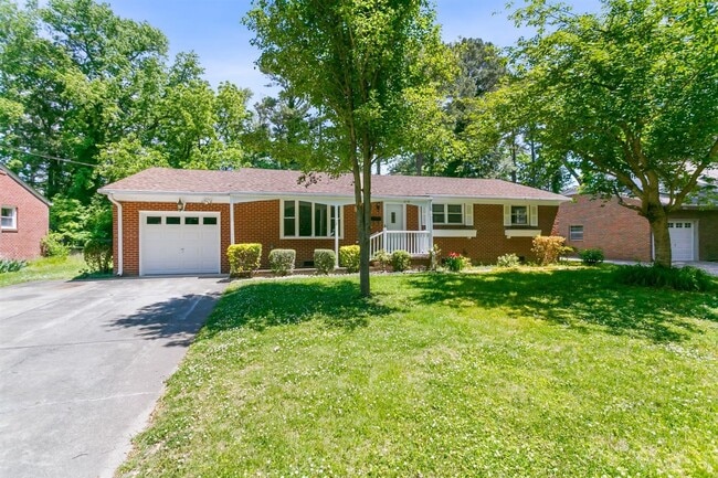 Building Photo - 208 Longhill Rd