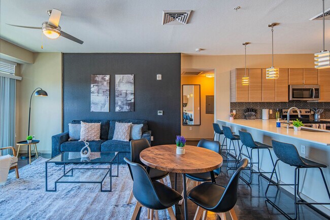 Photo - 295 E Roosevelt St Unit ID1273595P