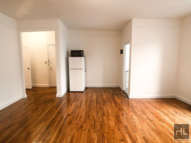 Photo - East 58TH ST Unit A12