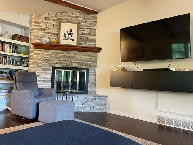 Photo - 1721 N High Point Rd