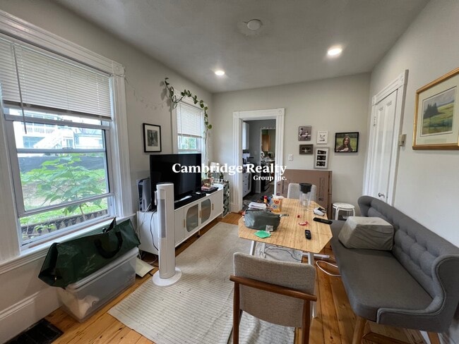 Photo - 15 Hudson St Apartments Unit 1