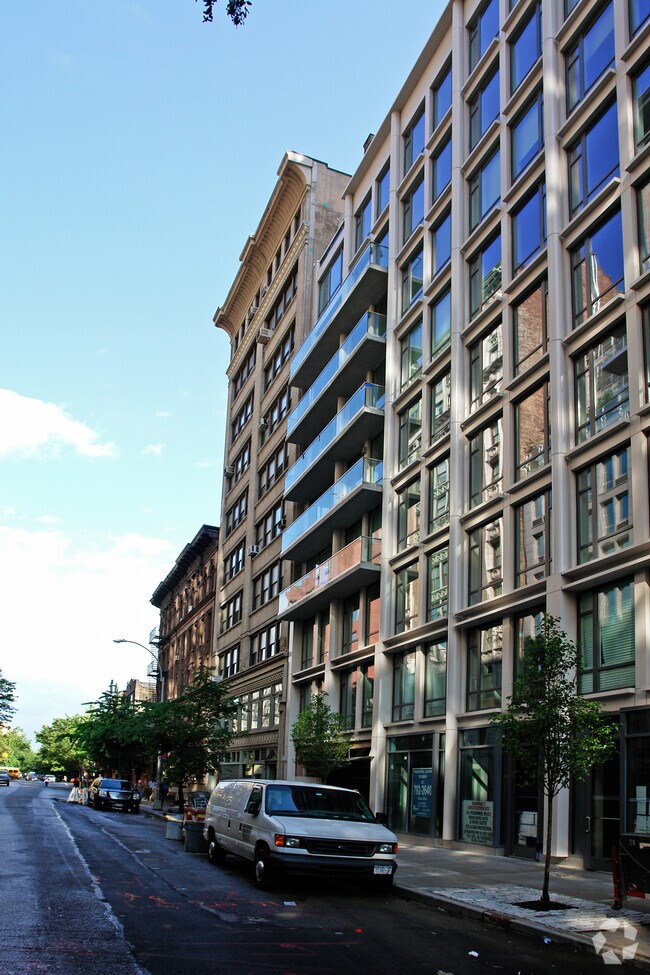 Photo - 147 W 22nd St