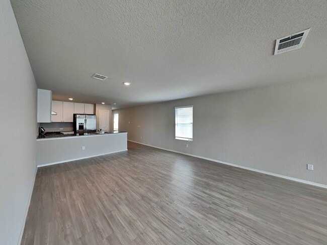 Photo - 4330 Rapids Way