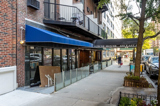 Photo - 435 E 86th St