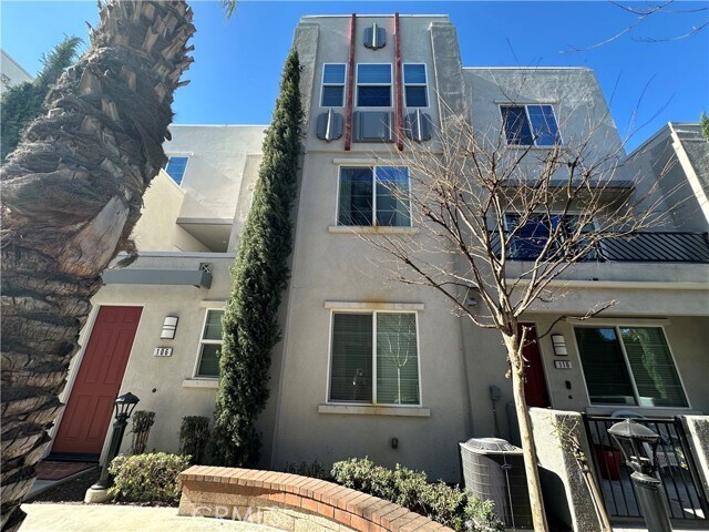 106 Eureka Pl