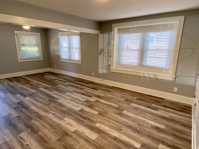 Photo - Charming 2 Bedroom Craftsman House w/Porch...