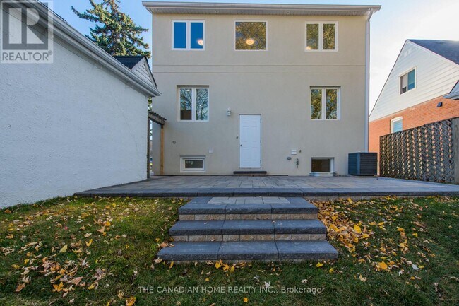 Photo - 8 Clearview Heights