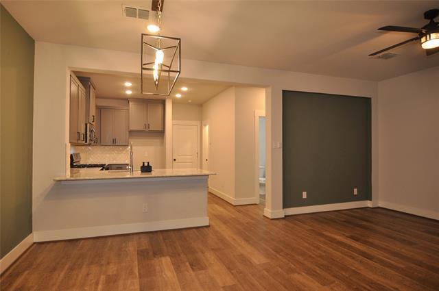 Photo - 829 Crystal Oak Ln