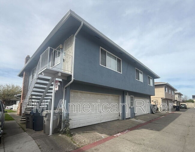 Building Photo - 75 Nedra Ct Unit 4