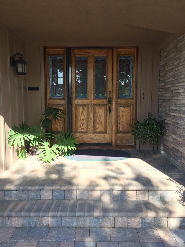 Photo - 2000 Karen St