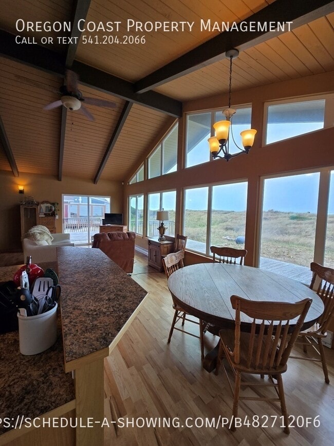 Photo - 1902 NW Oceania Dr