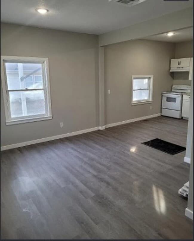 Building Photo - 1827 S Market St Unit A