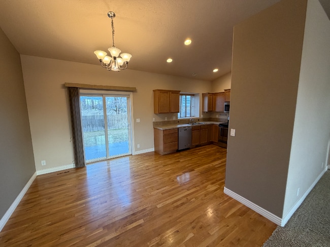 Photo - 1820 SW Silverstone Ave