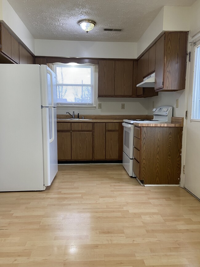 60 Kitchen - 60 Holiday Rd Townhome