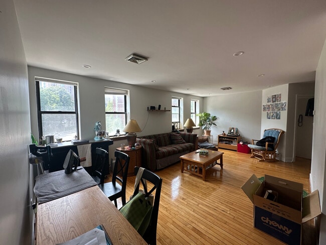 Building Photo - 110 Riverway Unit 2 Rental