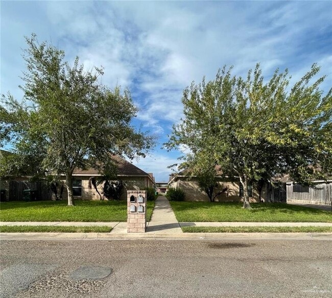Photo - 700 W Bahamas Apartment Unit 4