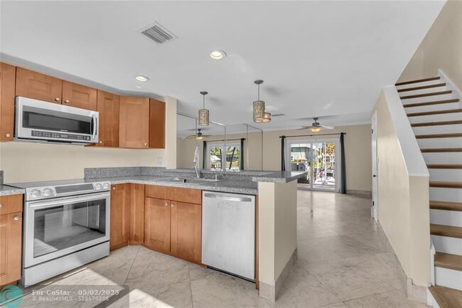 Photo - 2541 NE 15th St Townhome
