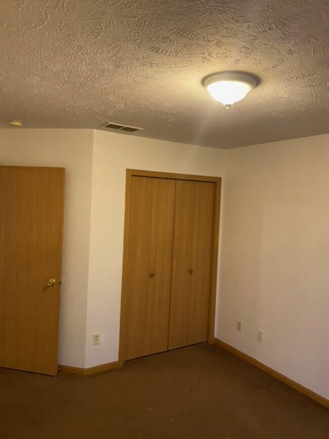 Photo - 378 Johnston