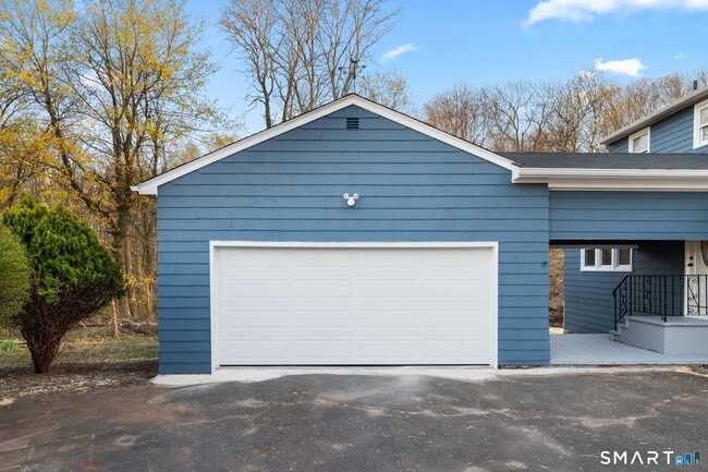 Photo - 28 Bell Pond Dr