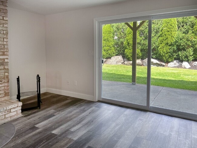 Photo - Gorgeous and newly renovated townhouse-sty...