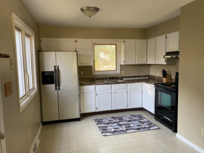 Building Photo - 304 E Harrison St Rental