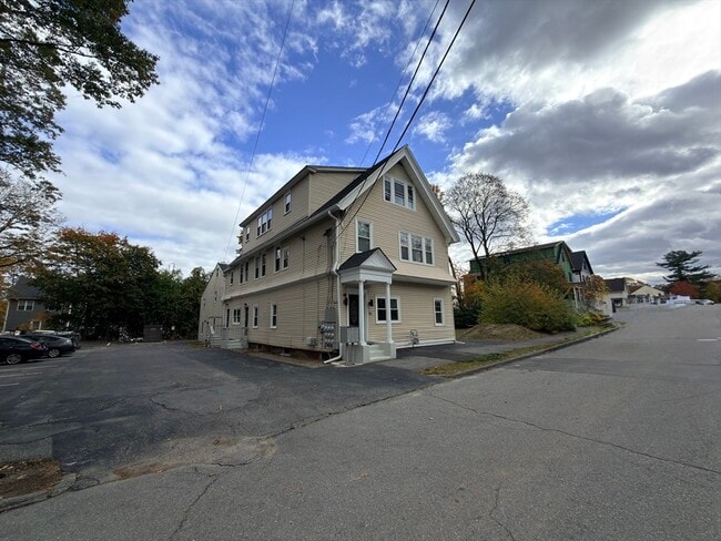 Building Photo - 91 Alvarado Ave Unit 8