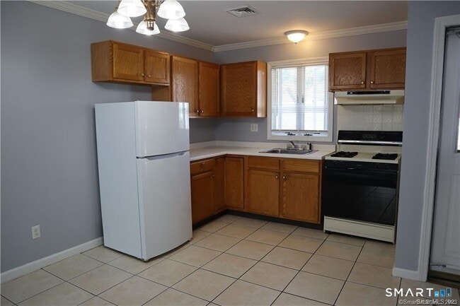 Building Photo - 28 Smith St