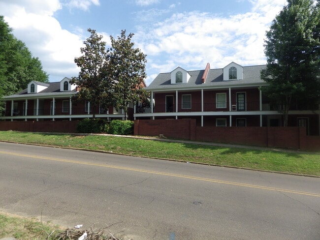 Complex front - 510 E Gillespie St Unit E-23