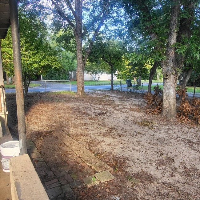 1113 Woodrow Ave