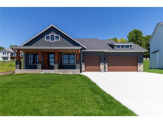 Building Photo - 4945 Noble Dr NW Rental