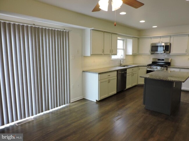 Photo - 115 S Bell Ave