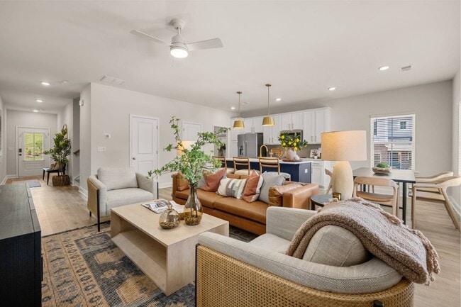 Photo - Marglyn Matthews