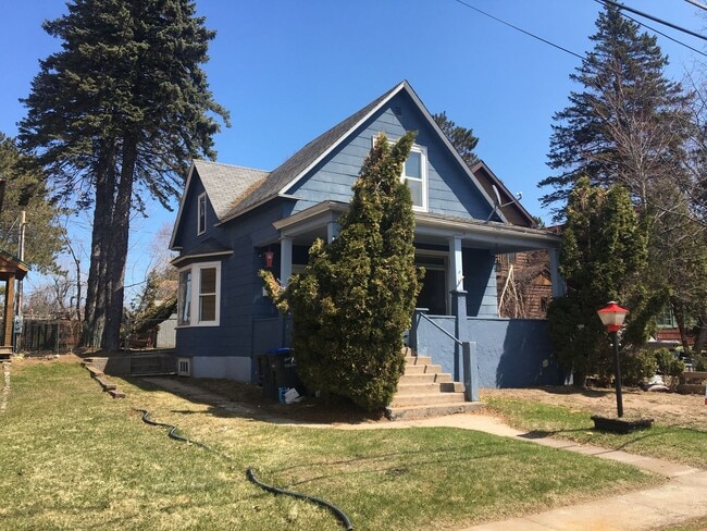 Building Photo - 1826 Minnesota Ave Unit 1826.5 upper