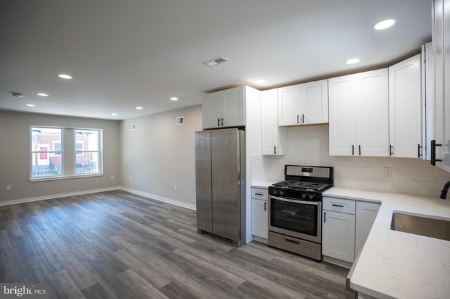 Photo - 2521 S Dewey St