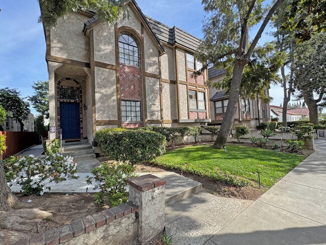 Photo - 416 N Bushnell Ave Unit F