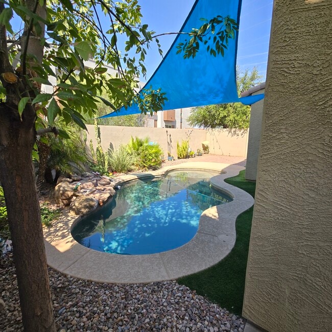 Photo - 280 E Indigo Dr