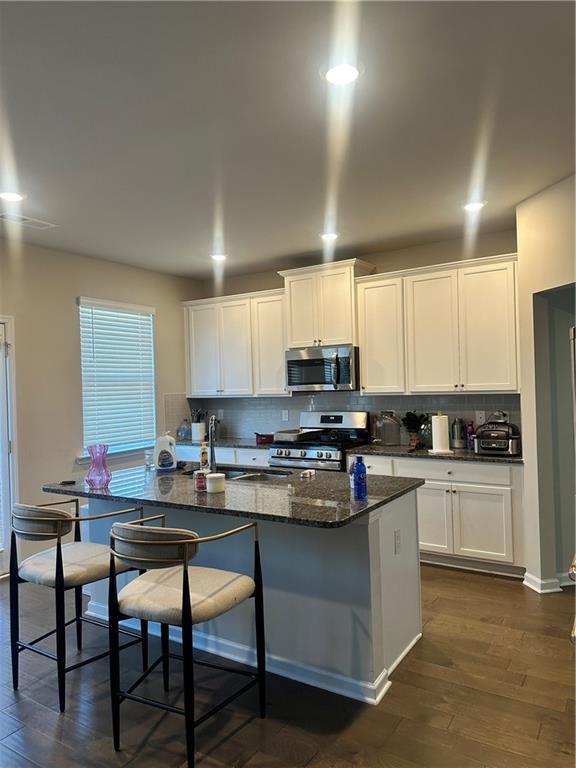 7226 Gladstone Cir